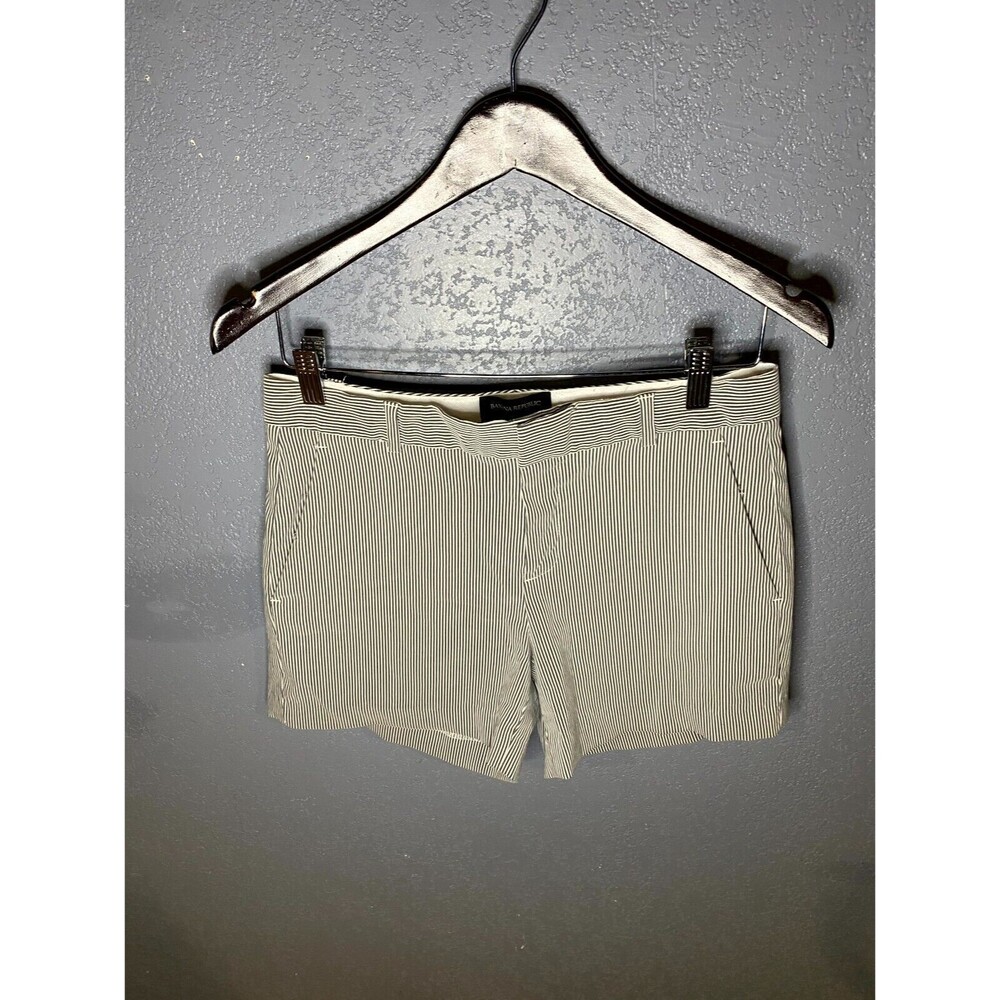 Banana Republic Shorts Women 2 Grey/Black n White Pin Striped 4 Pockets